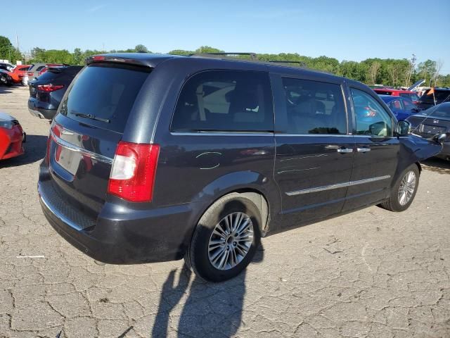 2014 Chrysler Town & Country Touring L