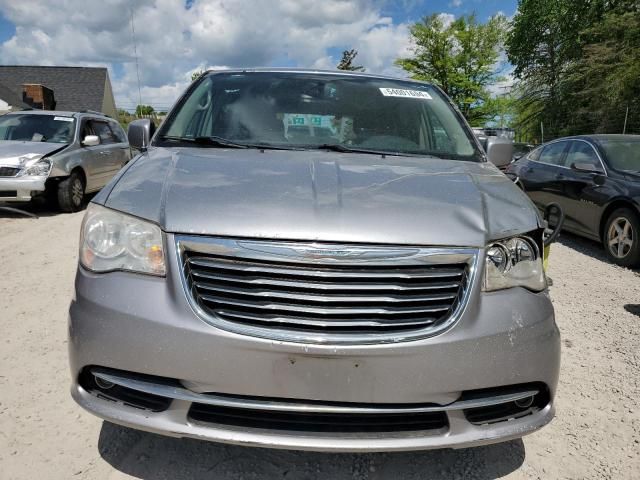 2013 Chrysler Town & Country Touring