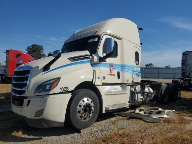 2020 Freightliner Cascadia 126