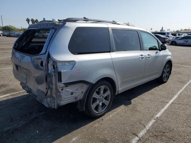 2018 Toyota Sienna SE