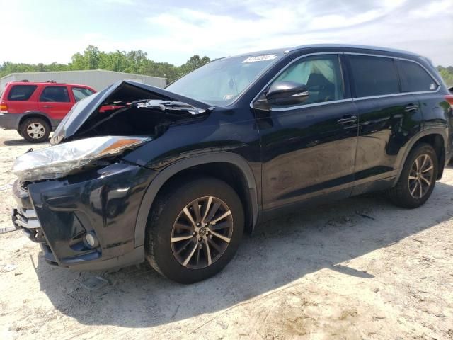 2018 Toyota Highlander SE