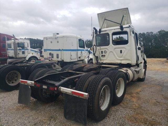 2020 Freightliner Cascadia 126