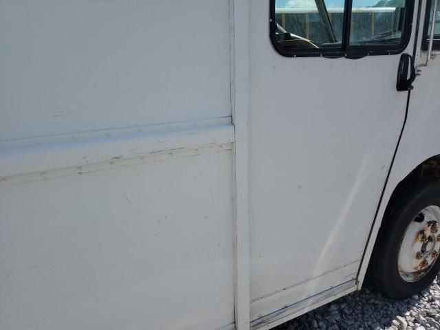 2005 Freightliner Chassis M Line WALK-IN Van