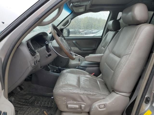 2004 Toyota Sequoia SR5