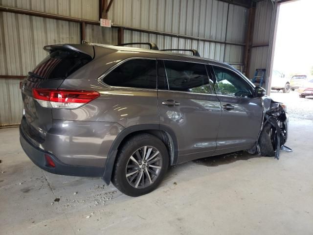 2017 Toyota Highlander SE