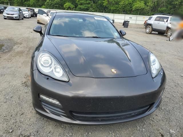 2013 Porsche Panamera 2