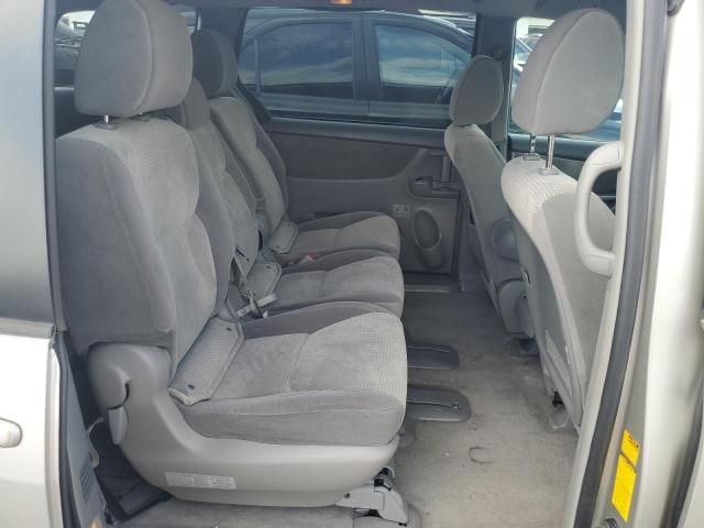 2009 Toyota Sienna CE