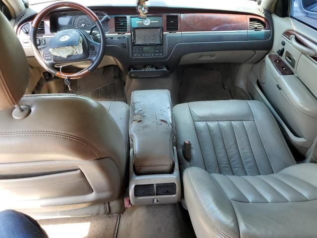 2003 Lincoln Town Car Signature