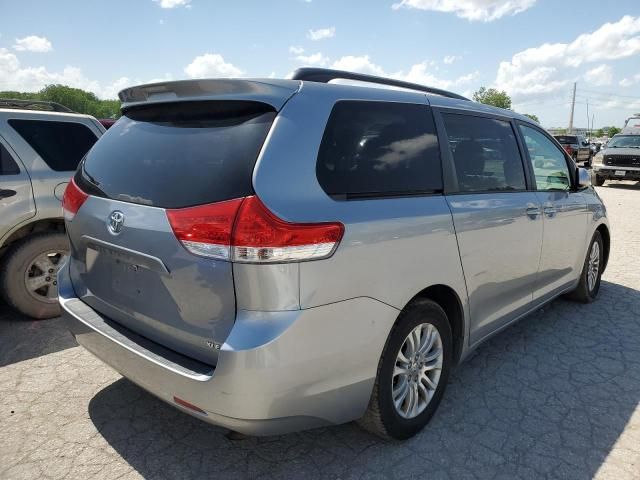 2012 Toyota Sienna XLE