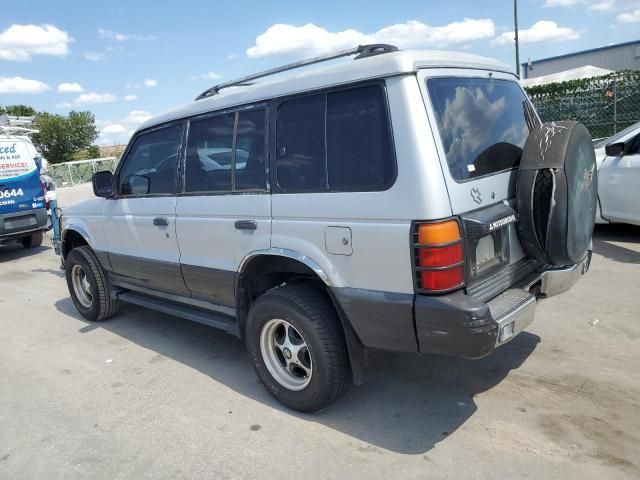 1995 Mitsubishi Montero LS