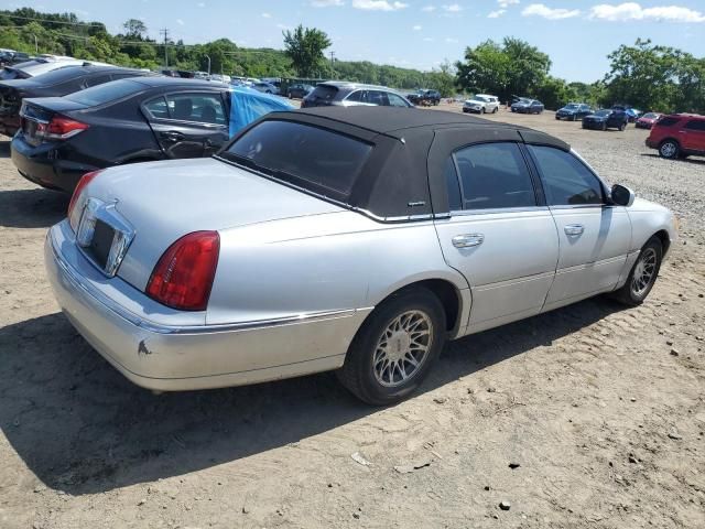 2000 Lincoln Town Car Signature