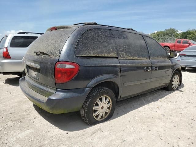 2007 Chrysler Town & Country LX