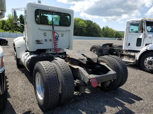 2013 Peterbilt 337