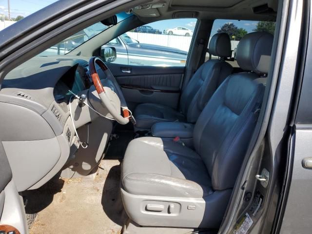 2005 Toyota Sienna XLE