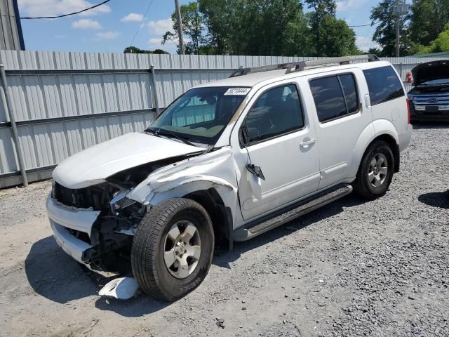 2005 Nissan Pathfinder LE