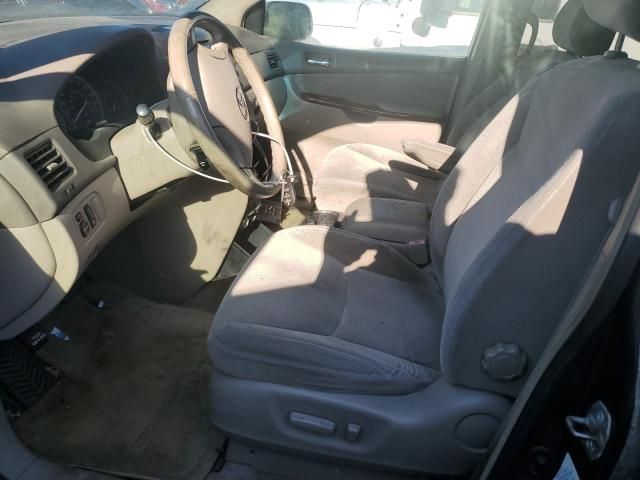 2004 Toyota Sienna XLE