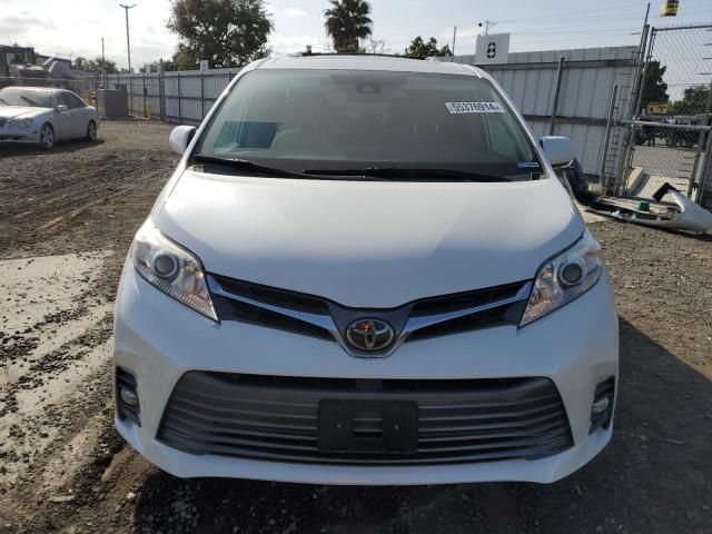 2020 Toyota Sienna XLE