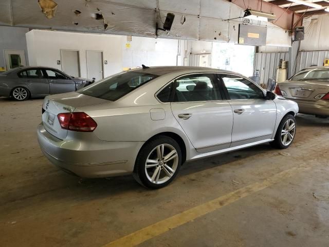 2012 Volkswagen Passat SEL