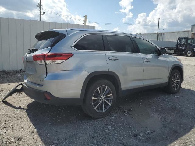 2019 Toyota Highlander SE