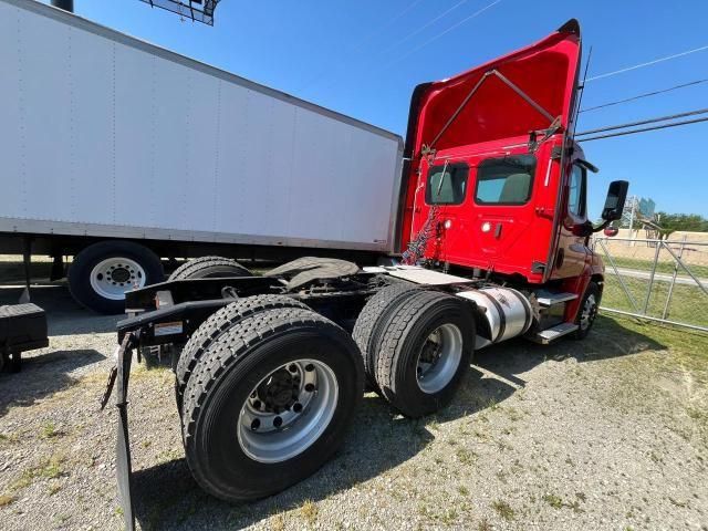 2018 Freightliner Cascadia 125