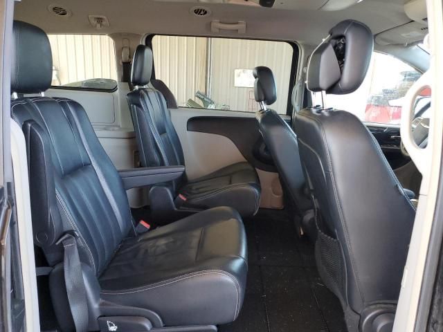 2012 Chrysler Town & Country Touring