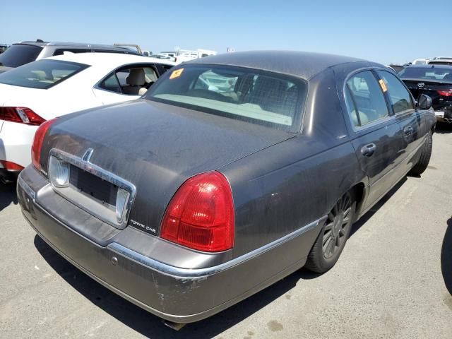 2004 Lincoln Town Car Executive