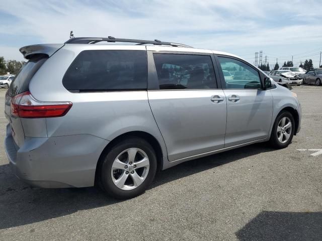 2017 Toyota Sienna LE