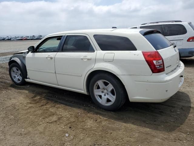 2005 Dodge Magnum SE