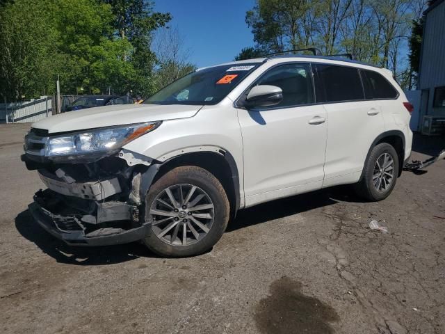 2017 Toyota Highlander SE