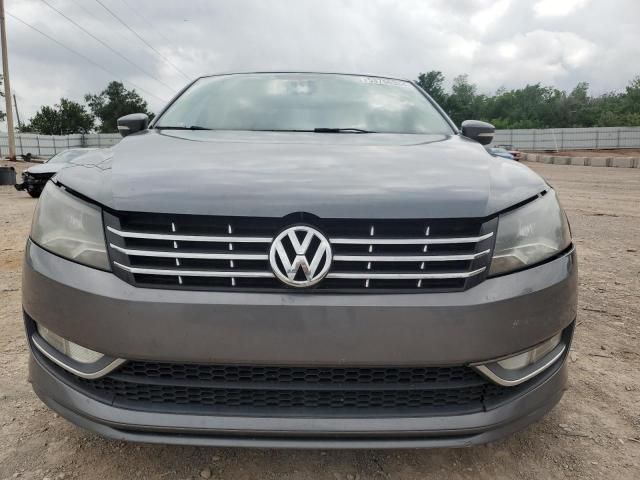 2013 Volkswagen Passat SEL