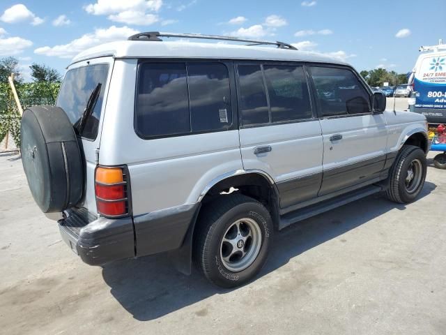 1995 Mitsubishi Montero LS