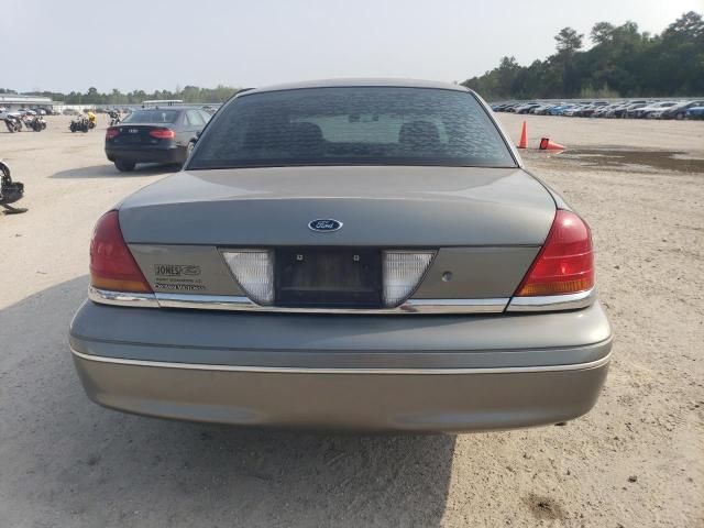 2003 Ford Crown Victoria