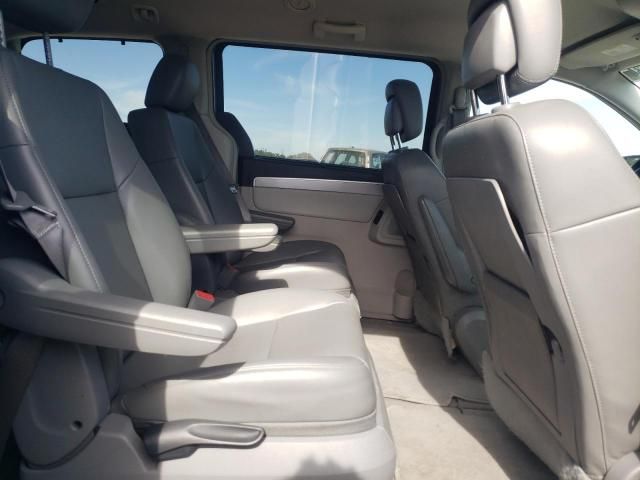 2011 Volkswagen Routan SE