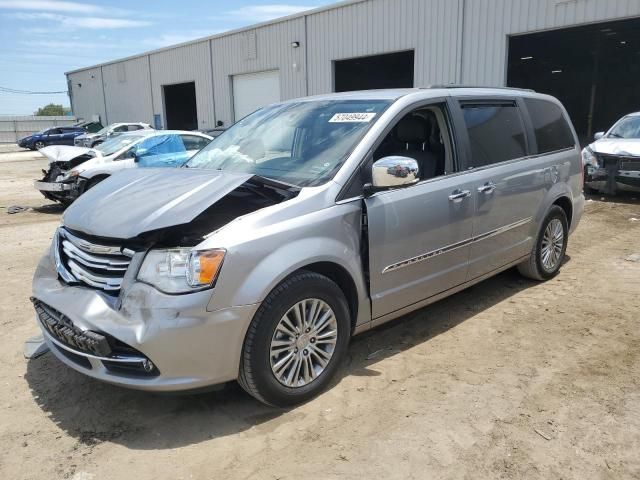 2013 Chrysler Town & Country Touring L