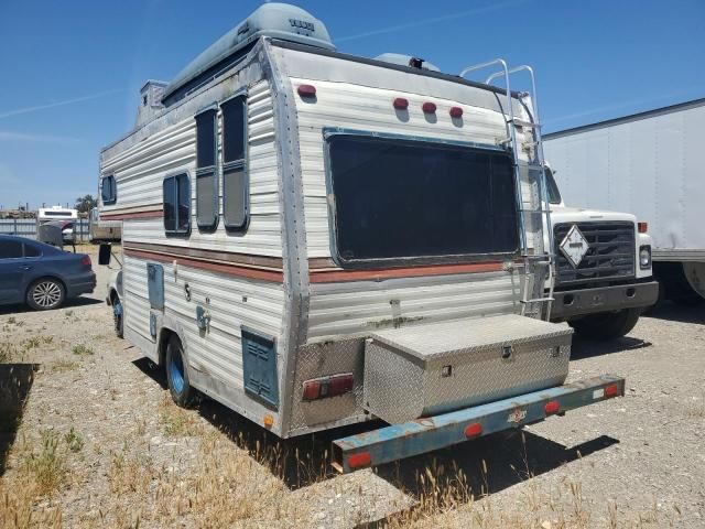 1983 Toyota Pickup / Cab Chassis 1/2 TON DLX