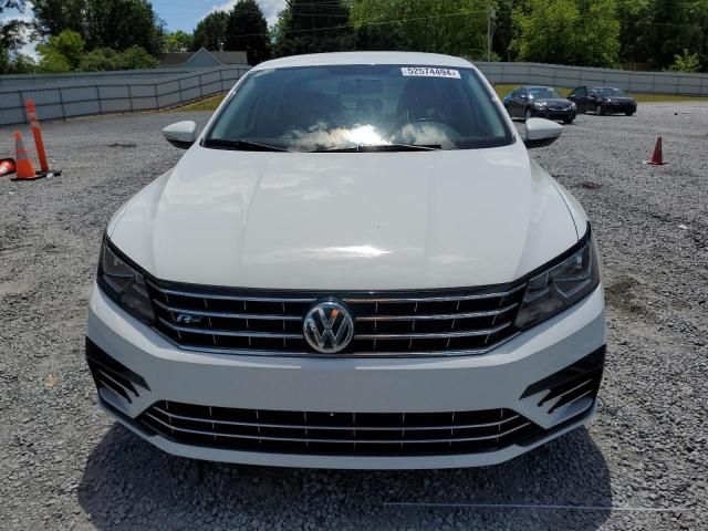 2017 Volkswagen Passat R-Line