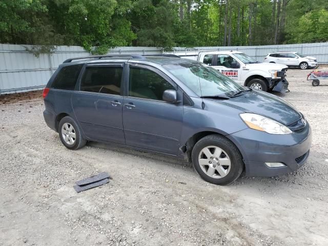 2010 Toyota Sienna XLE