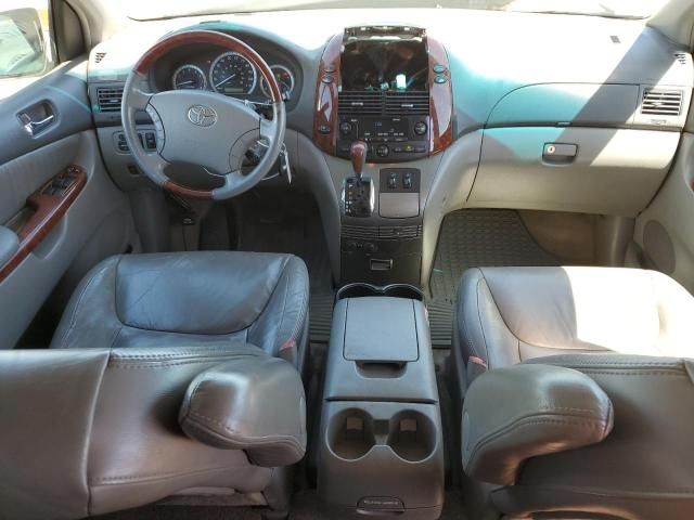 2005 Toyota Sienna XLE