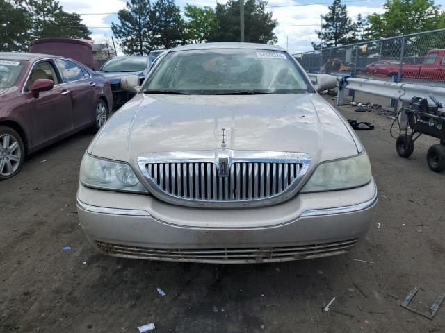 2003 Lincoln Town Car Signature