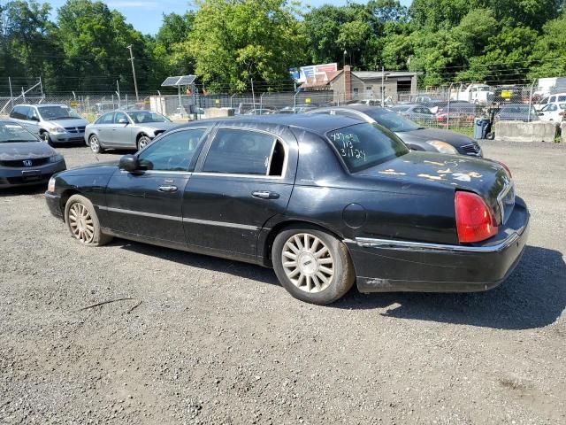 2004 Lincoln Town Car Executive