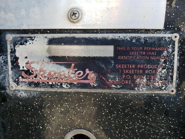 1985 Skeeter Boat