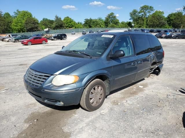 2005 Chrysler Town & Country Limited