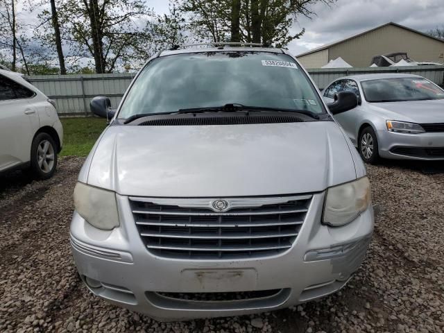 2006 Chrysler Town & Country Limited