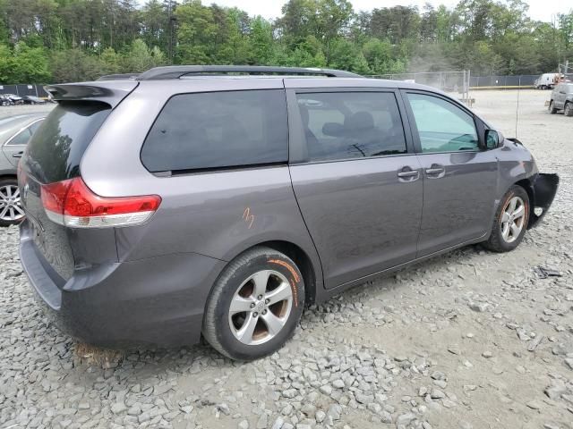 2013 Toyota Sienna LE