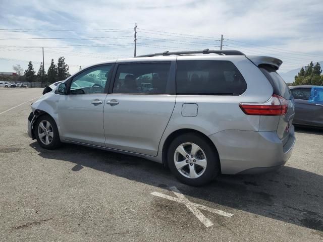 2017 Toyota Sienna LE