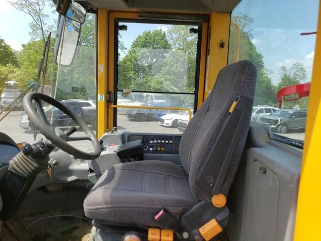 2006 Volvo L90E