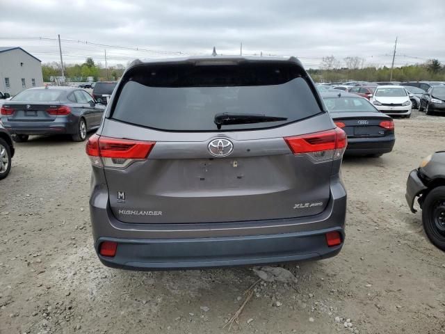 2019 Toyota Highlander SE