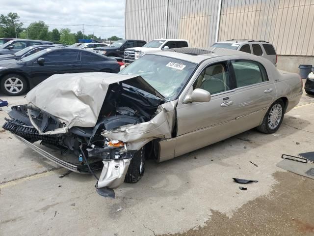 2006 Lincoln Town Car Signature Limited