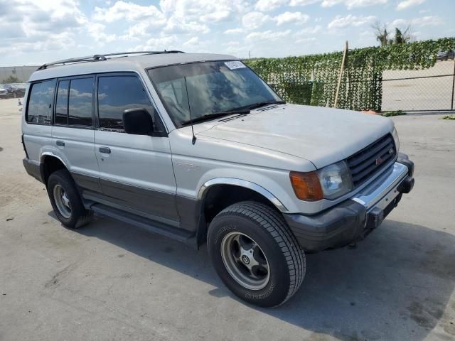 1995 Mitsubishi Montero LS