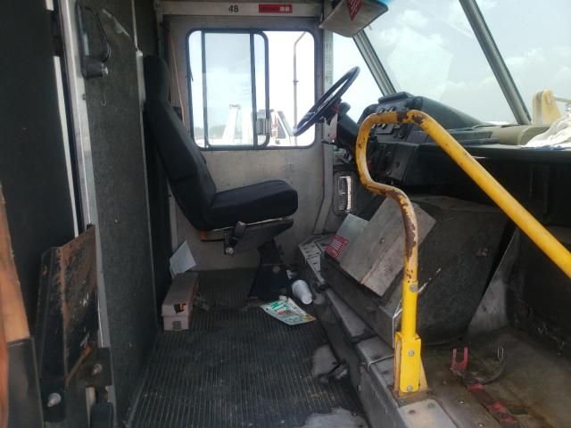 2003 Freightliner Chassis M Line WALK-IN Van